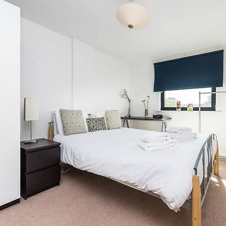Апартаменты Fantastic 1 Bed Flat Stratford Лондон Экстерьер фото