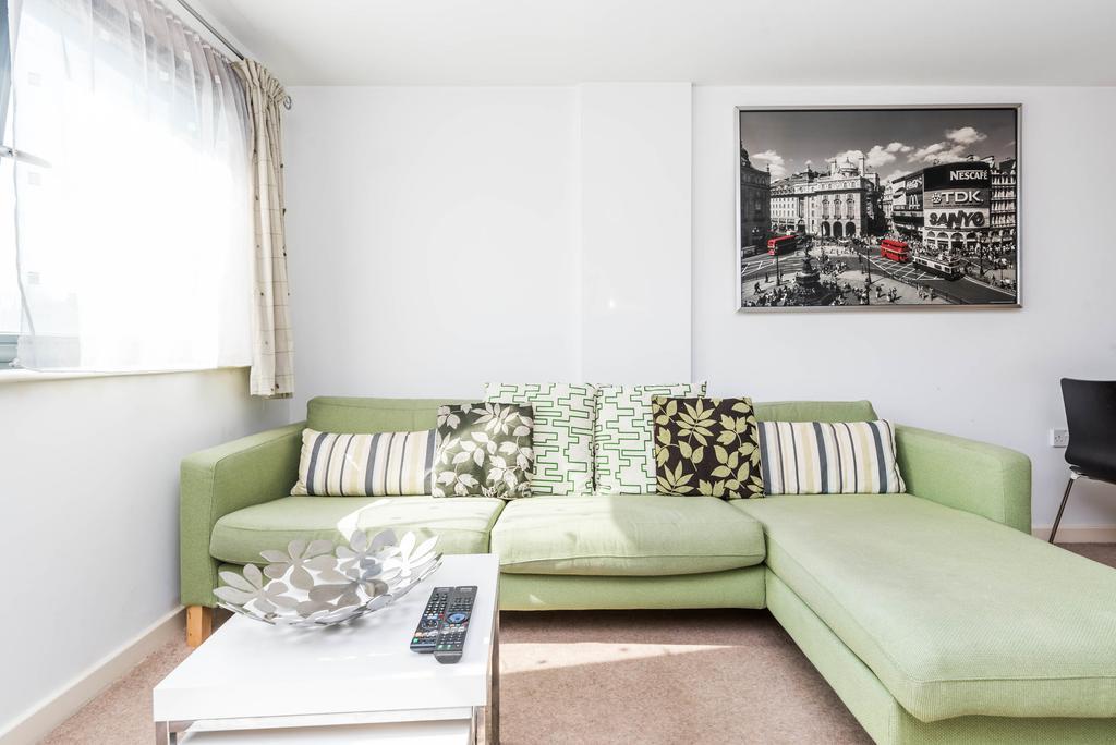 Апартаменты Fantastic 1 Bed Flat Stratford Лондон Экстерьер фото